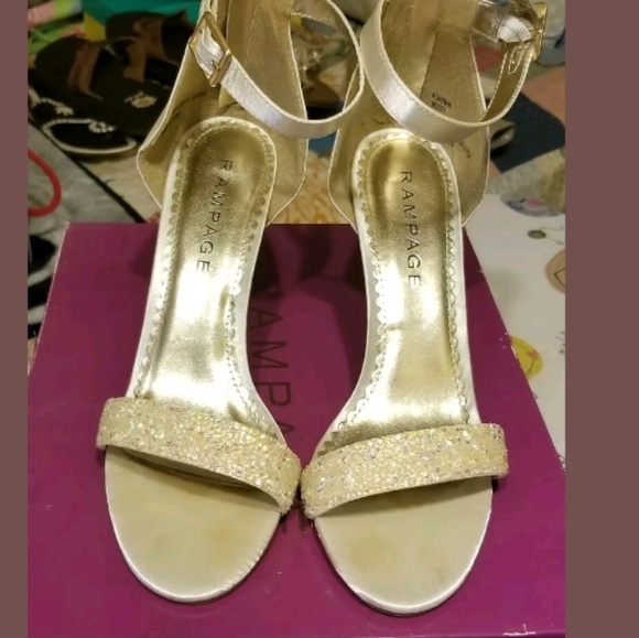 Shoes - Picture 1 of 8